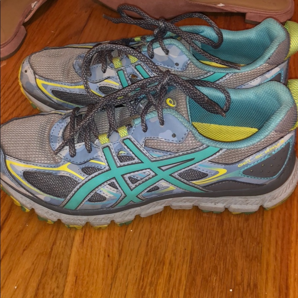 ASICS - Picture 2 of 2